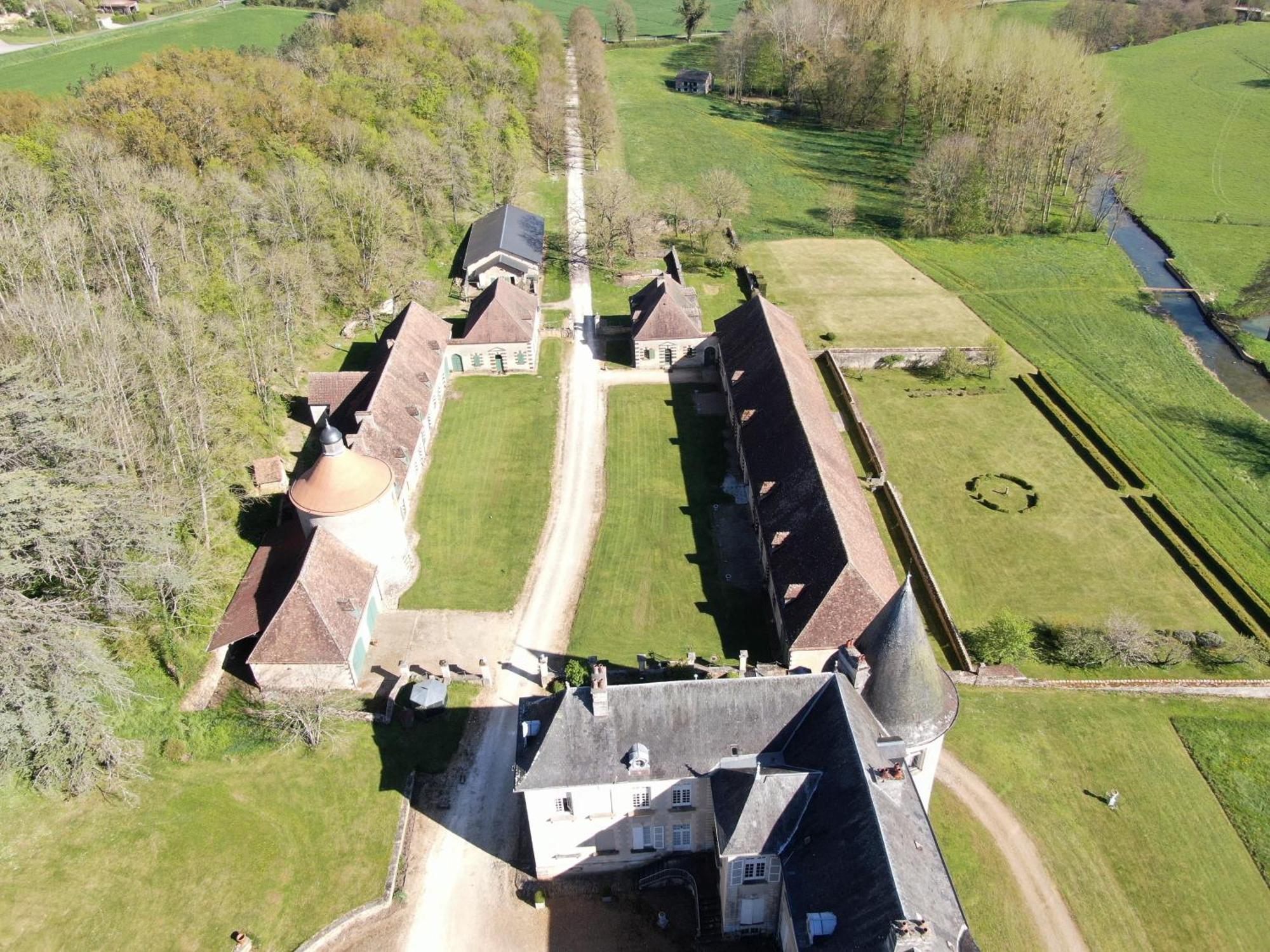 Chateau De Beaujeu Sens-Beaujeu Ngoại thất bức ảnh